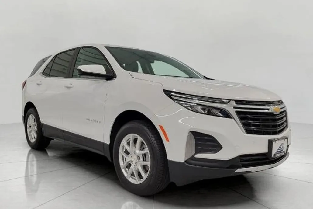 2024 Chevrolet Equinox LT photo 1