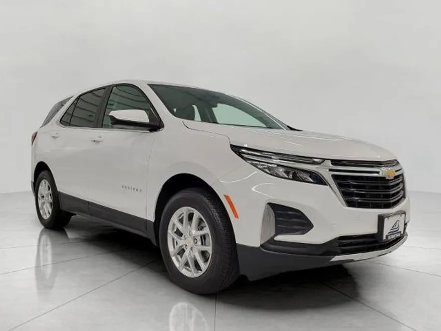 2024 Chevrolet Equinox LT photo 1
