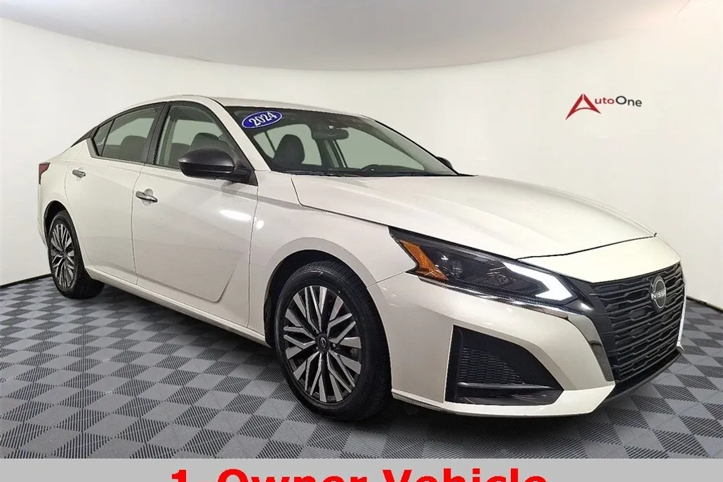 2024 Nissan Altima 2.5 SV photo 1