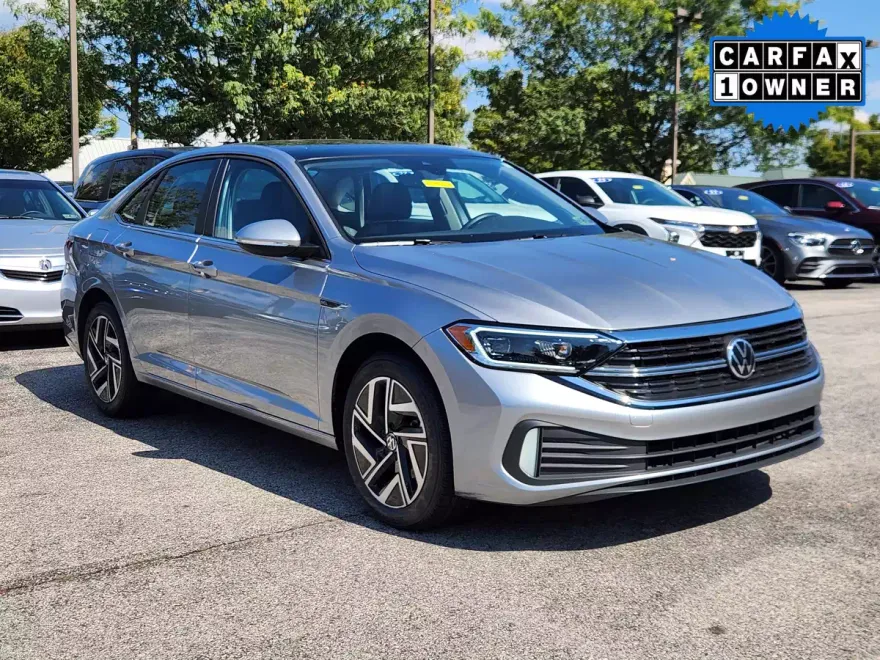 2022 Volkswagen Jetta 1.5T SEL photo 1