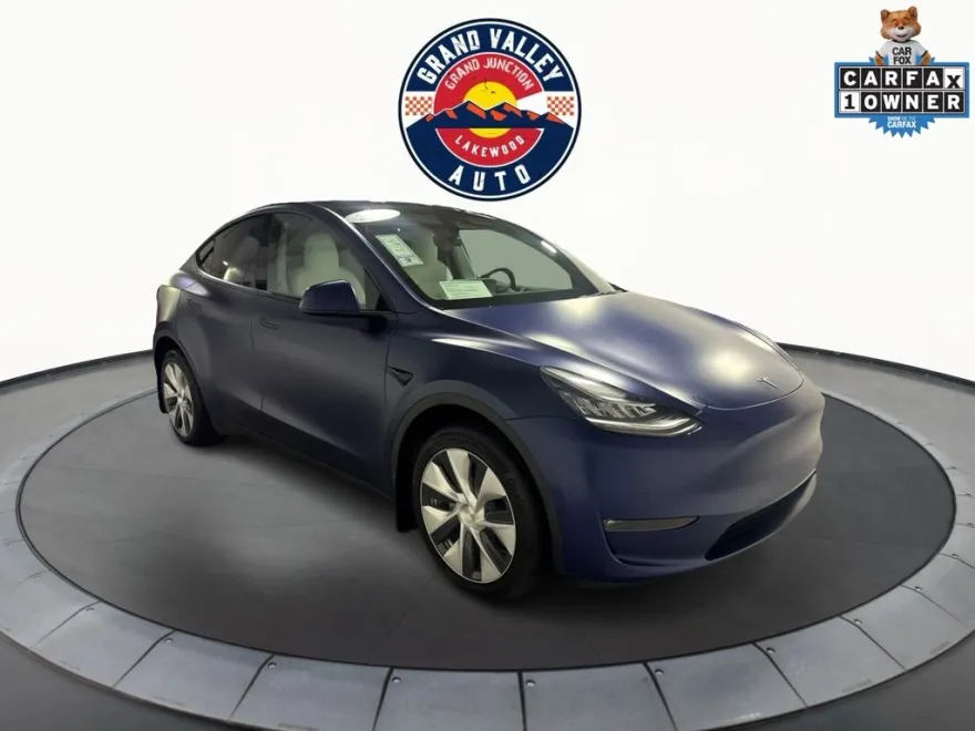 2022 Tesla Model Y Long Range photo 1