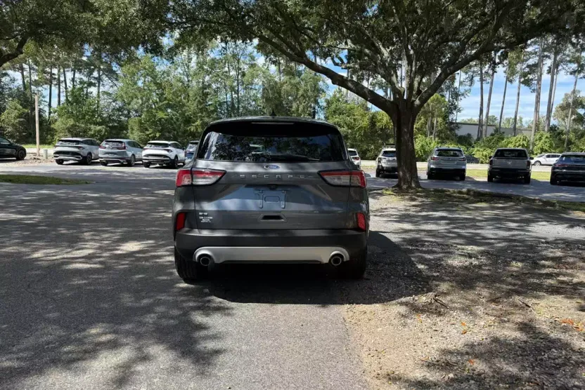 2021 Ford Escape SE photo 1