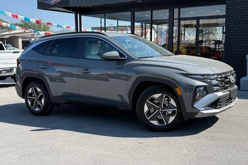 2025 Hyundai Tucson SEL photo 1