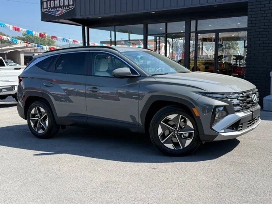 2025 Hyundai Tucson SEL photo 1
