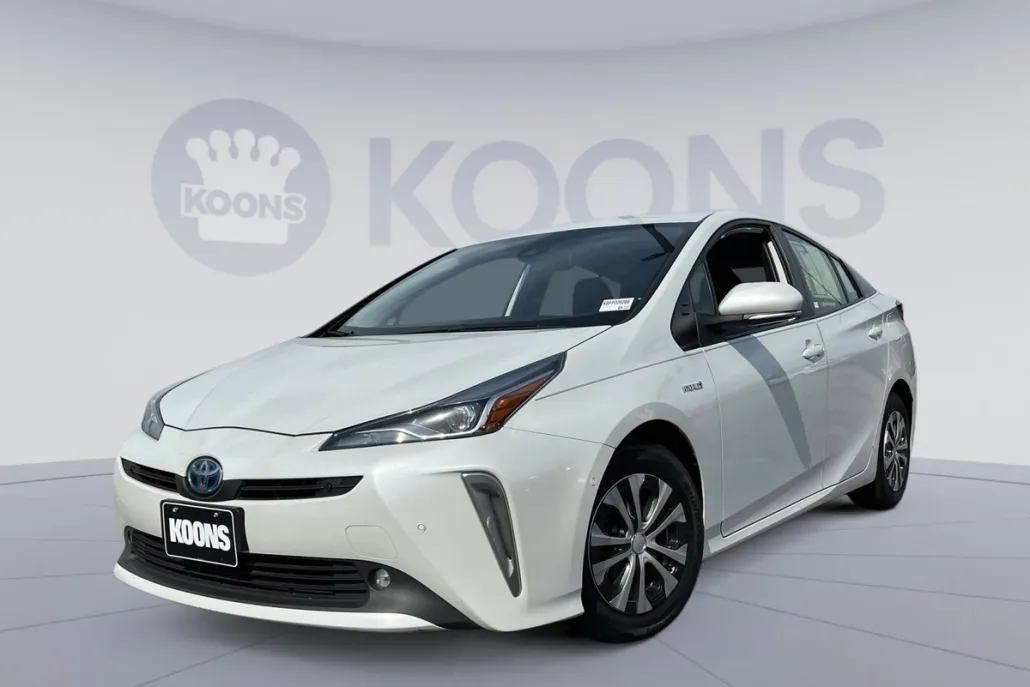 2022 Toyota Prius LE AWD-e photo 1