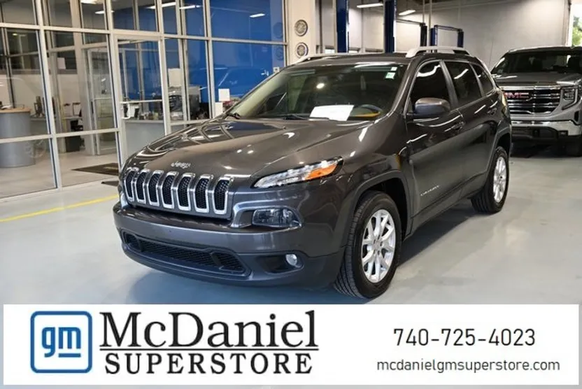 2016 Jeep Cherokee Latitude photo 1