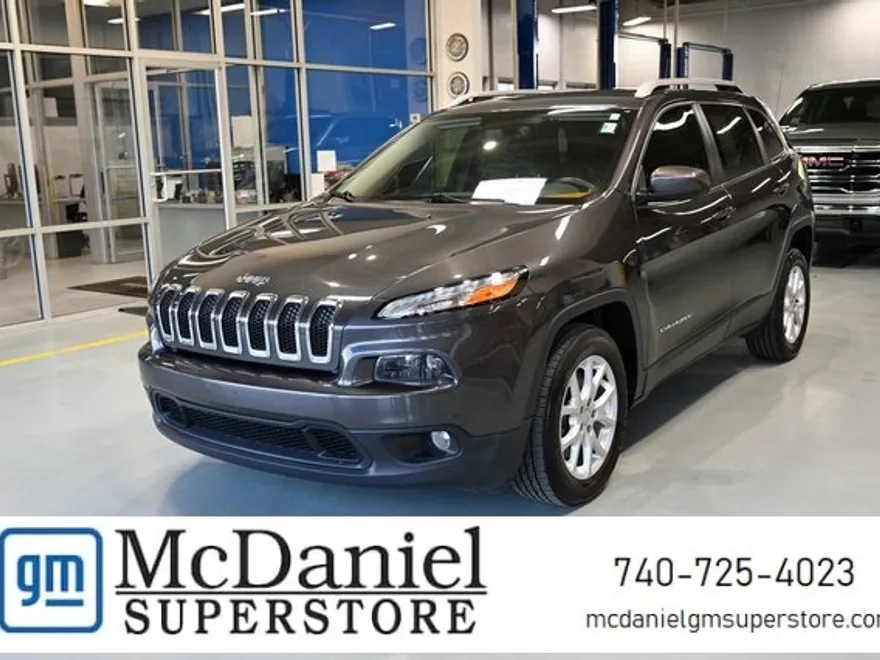 2016 Jeep Cherokee Latitude photo 1