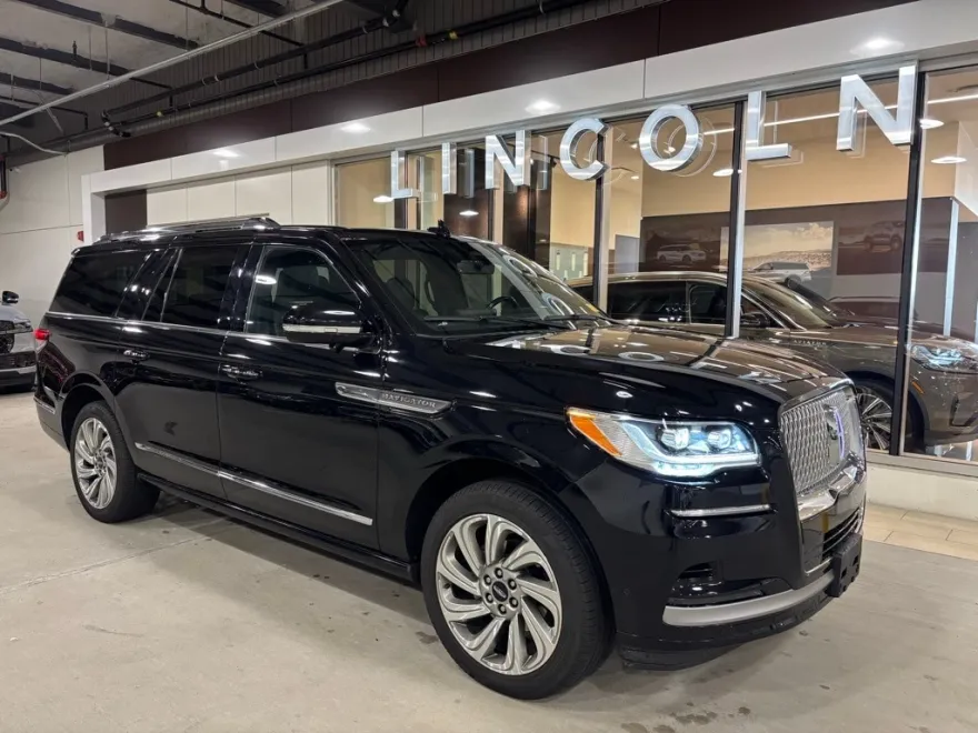 2022 Lincoln Navigator L Reserve photo 1