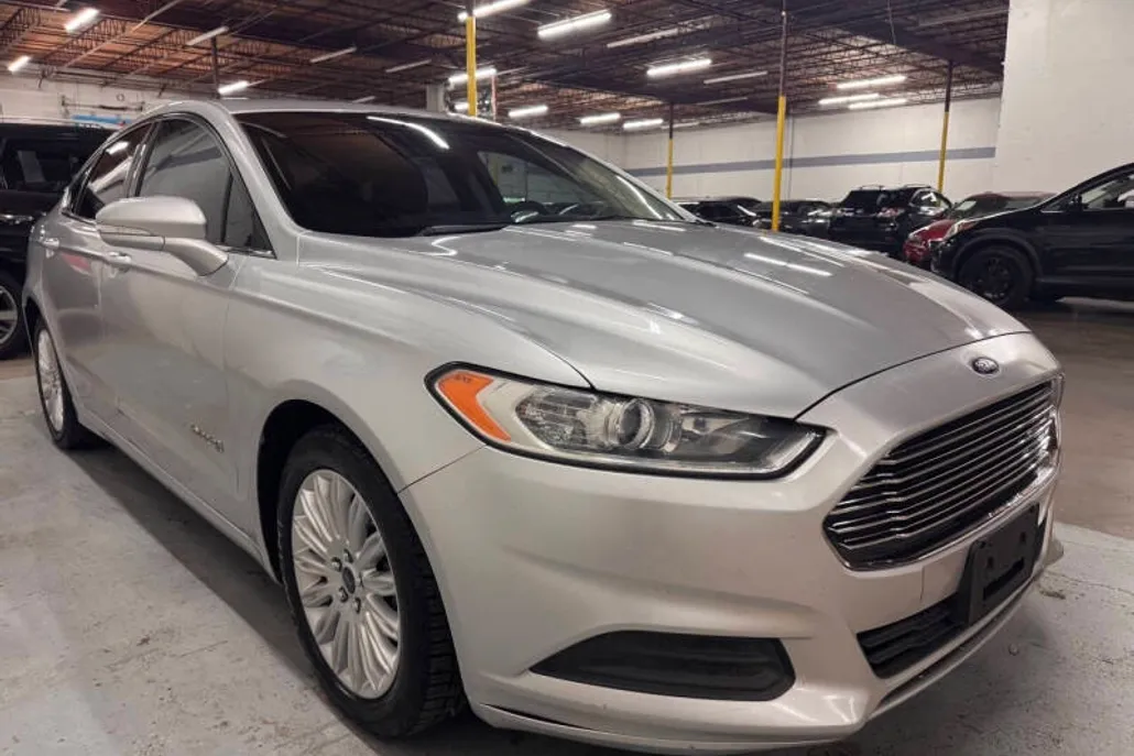 2014 Ford Fusion Hybrid SE photo 1