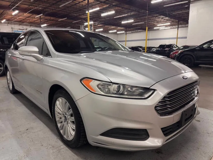 2014 Ford Fusion Hybrid SE photo 1