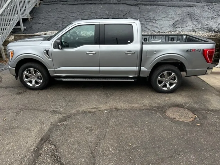 2022 Ford F-150 XLT photo 1
