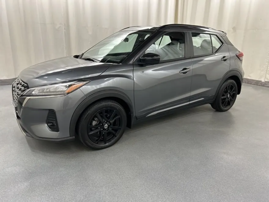 2021 Nissan Kicks SR photo 1