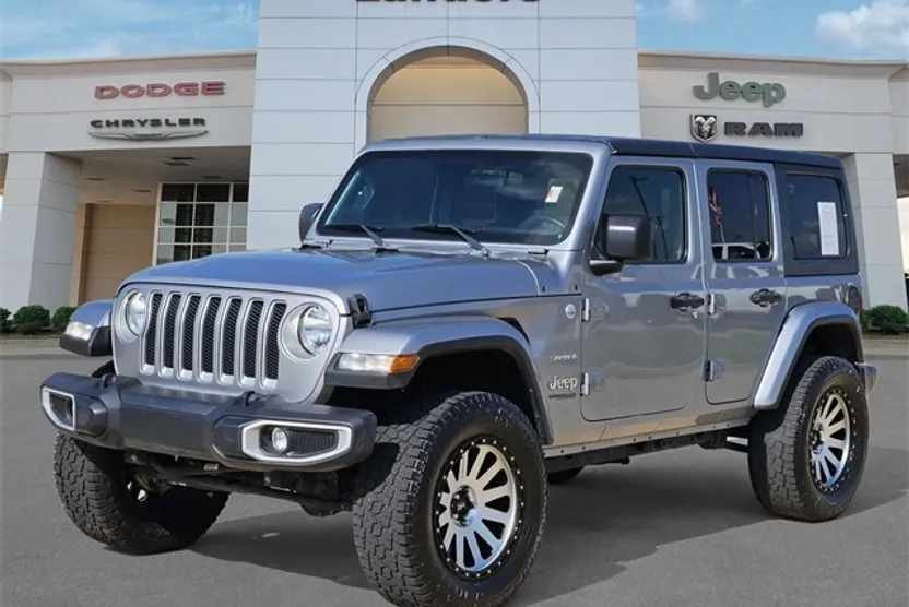 2020 Jeep Wrangler Unlimited Sahara photo 1