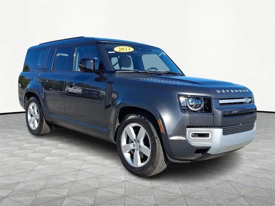 2023 Land Rover Defender 130 First Edition photo 1
