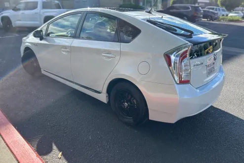 2012 Toyota Prius One photo 3