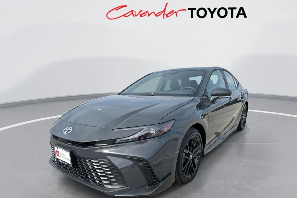 2025 Toyota Camry SE photo 1
