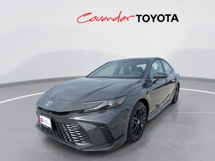 2025 Toyota Camry SE photo 1