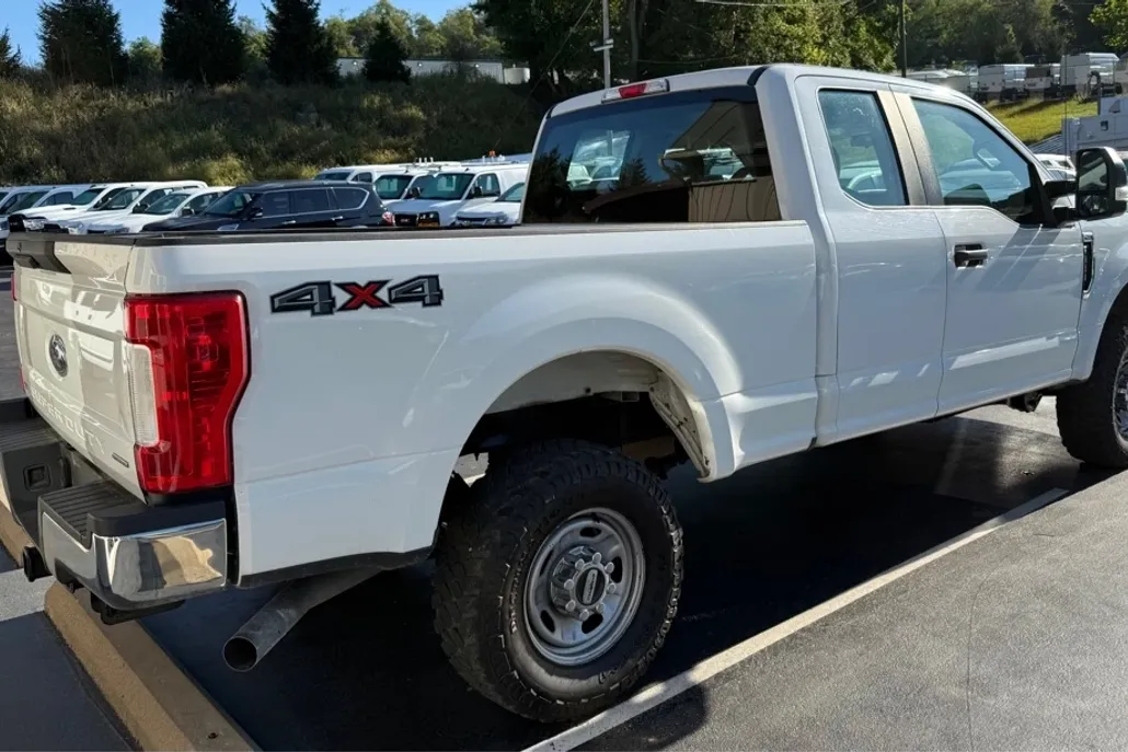 2017 Ford F-250 photo 1