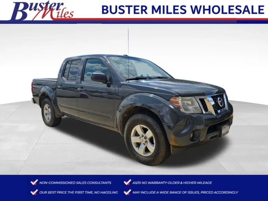 2013 Nissan Frontier SV photo 1