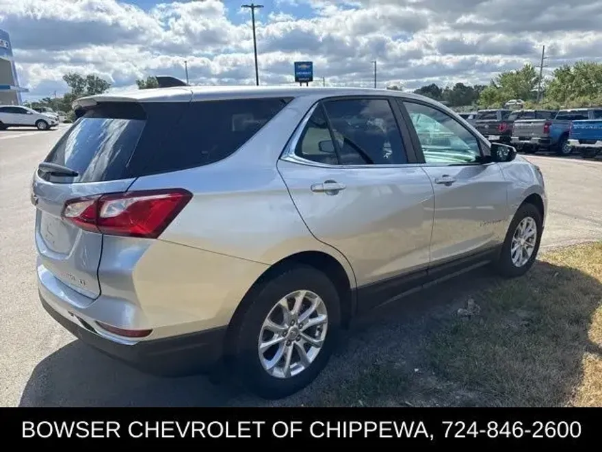 2021 Chevrolet Equinox LT photo 1