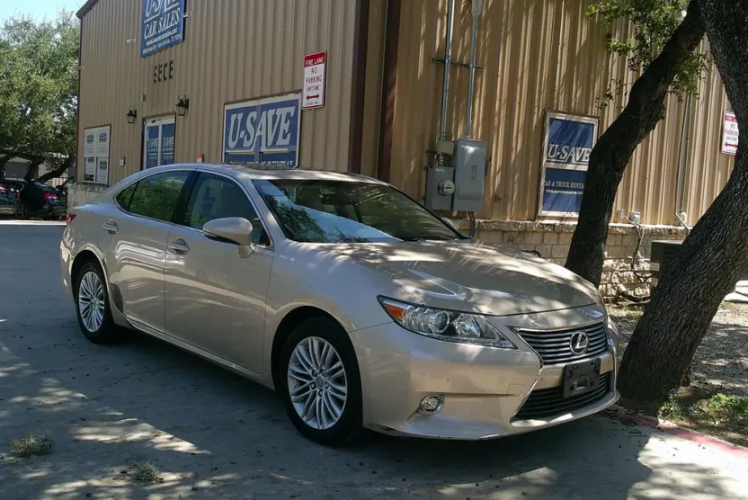 2014 Lexus ES 350 photo 1