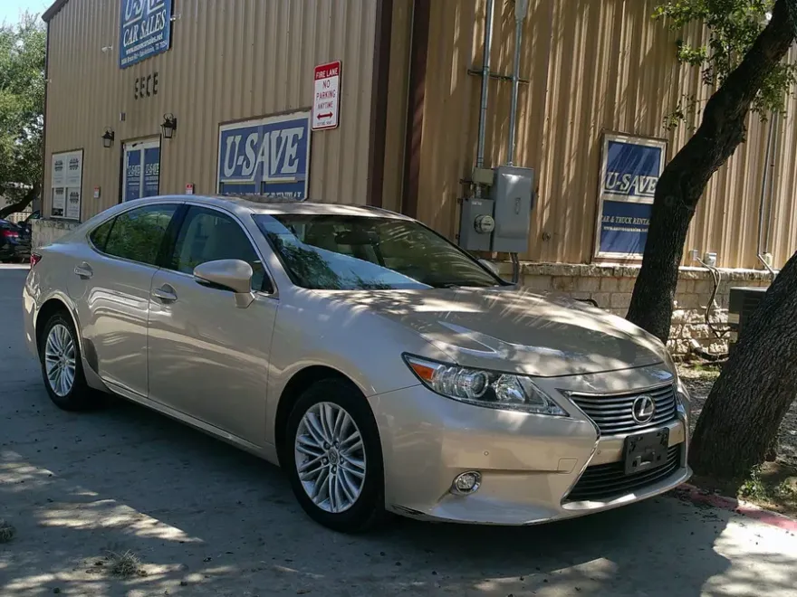 2014 Lexus ES 350 photo 1