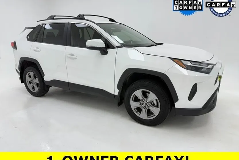 2024 Toyota RAV4 XLE photo 1