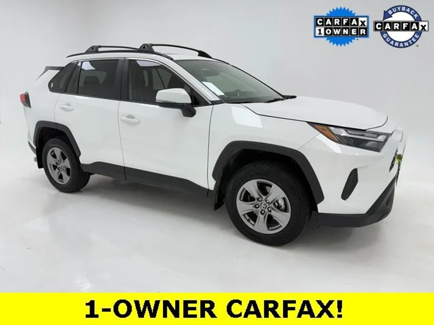 2024 Toyota RAV4 XLE photo 1