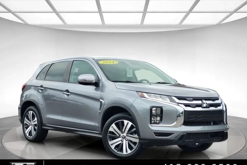 2024 Mitsubishi Outlander Sport SE photo 1