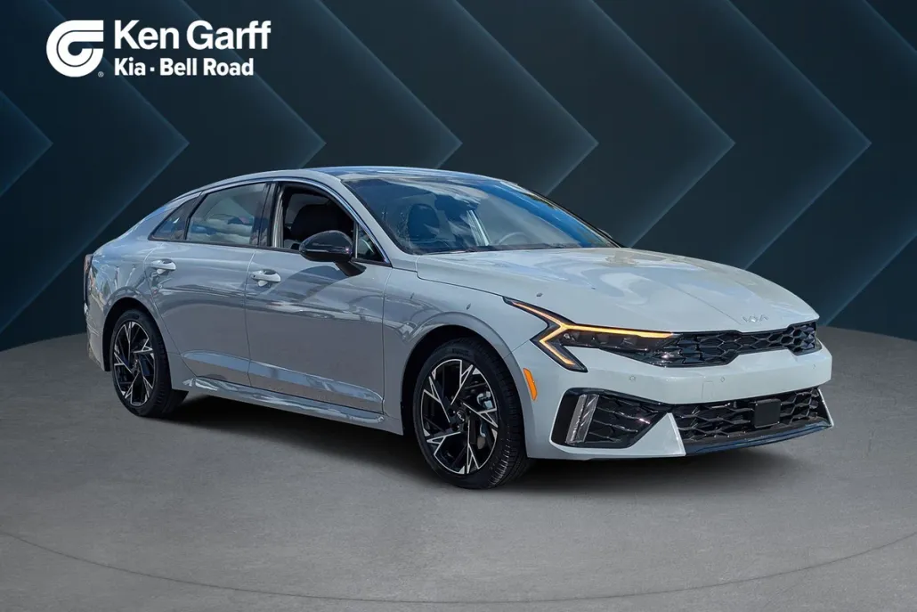 2025 Kia K5 GT-Line photo 1