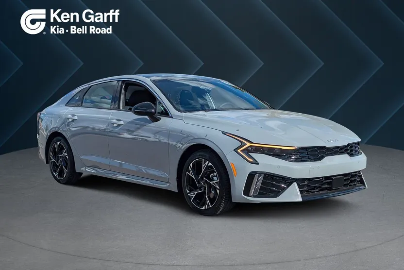2025 Kia K5 GT-Line photo 1