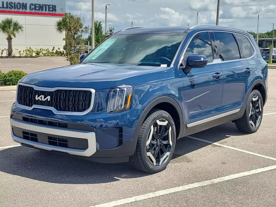 2025 Kia Telluride EX photo 1