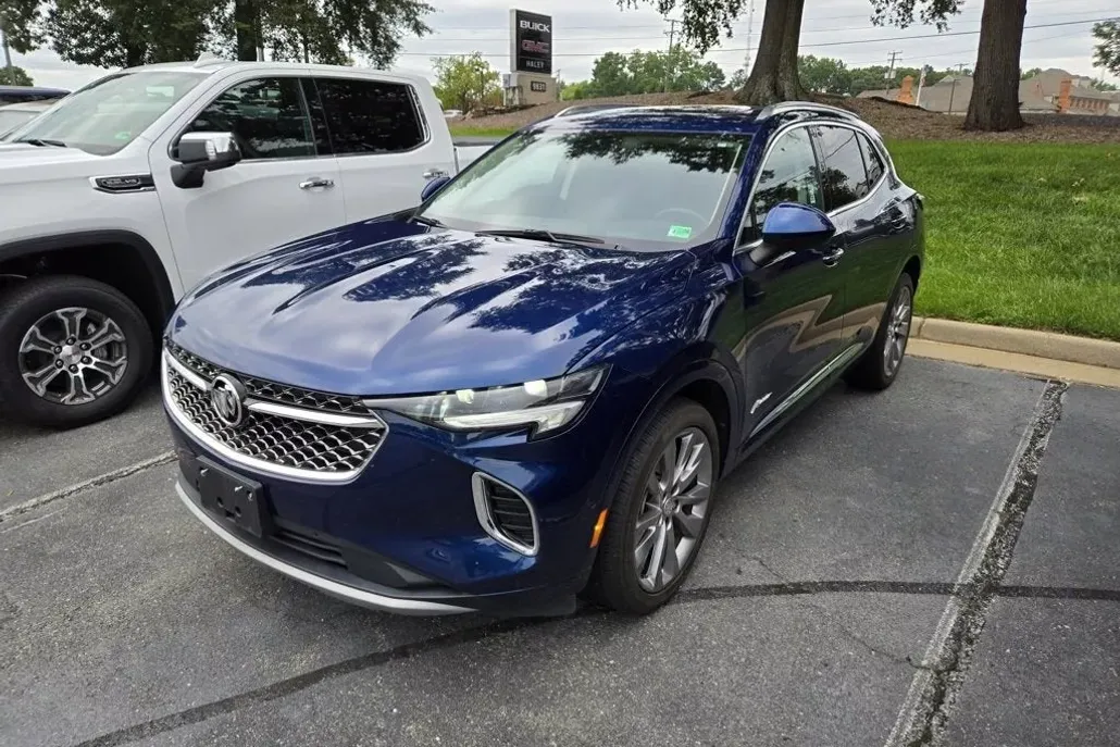 2022 Buick Envision Avenir photo 1
