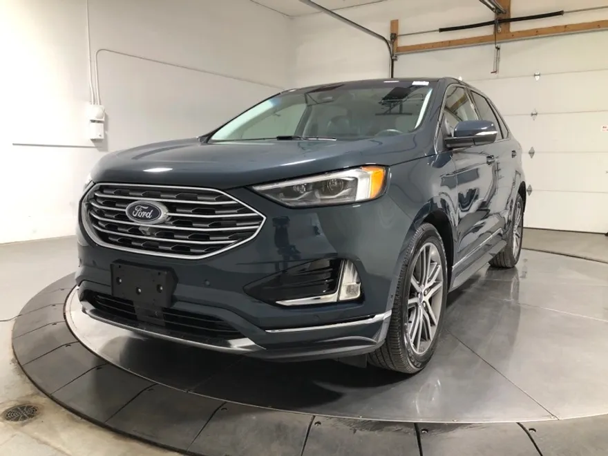 2019 Ford Edge Titanium photo 1