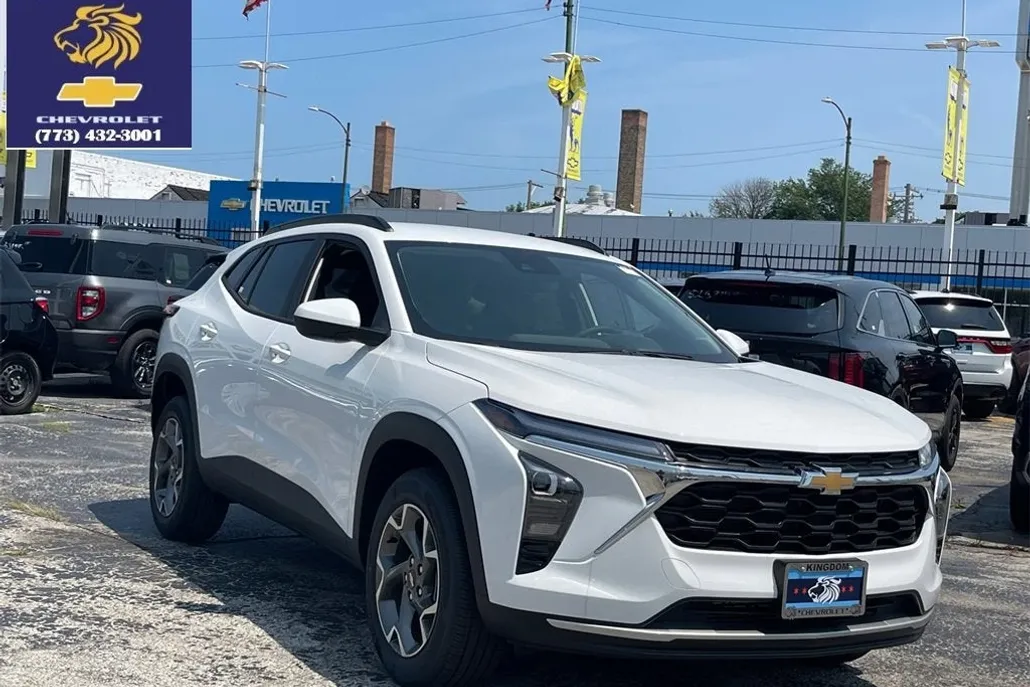 2025 Chevrolet Trax LT photo 1