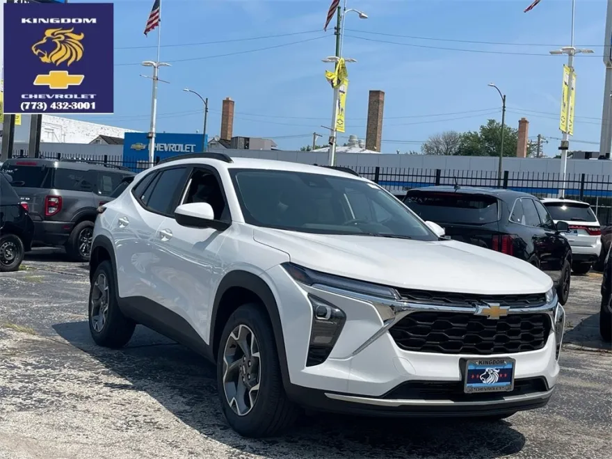 2025 Chevrolet Trax LT photo 1