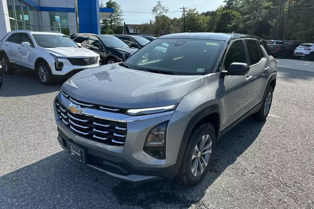 2025 Chevrolet Equinox LT photo 1