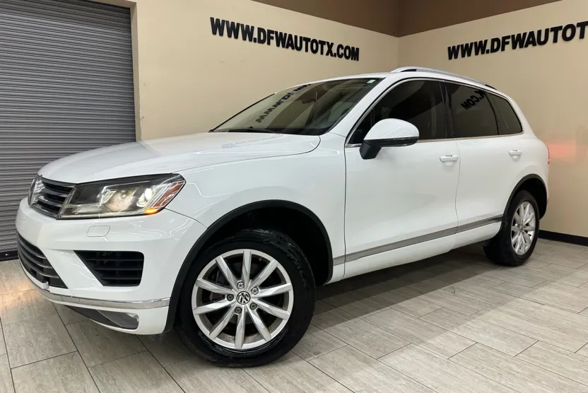 2015 Volkswagen Touareg VR6 Lux photo 1