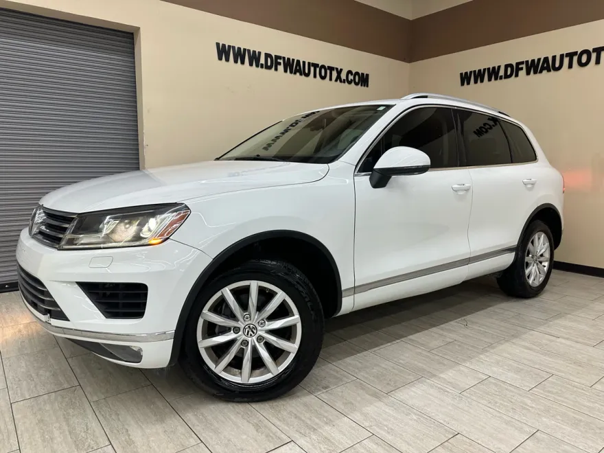 2015 Volkswagen Touareg VR6 Lux photo 1