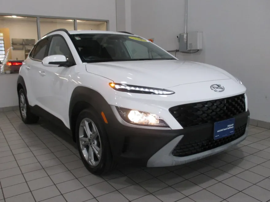 2023 Hyundai Kona SEL photo 1