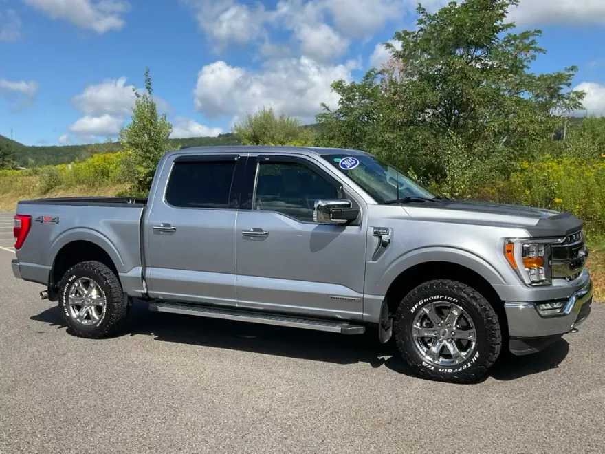 2023 Ford F-150 Lariat photo 1