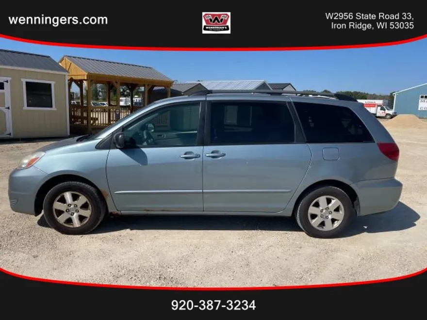 2005 Toyota Sienna LE photo 1