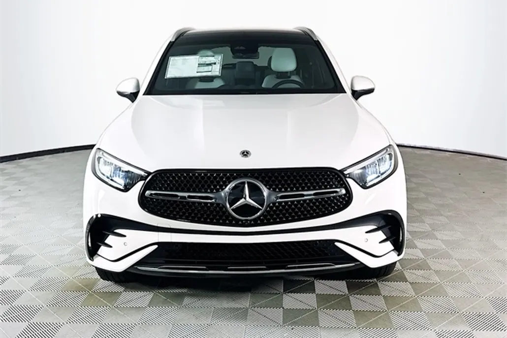2026 Mercedes Benz GLC 300 photo 1