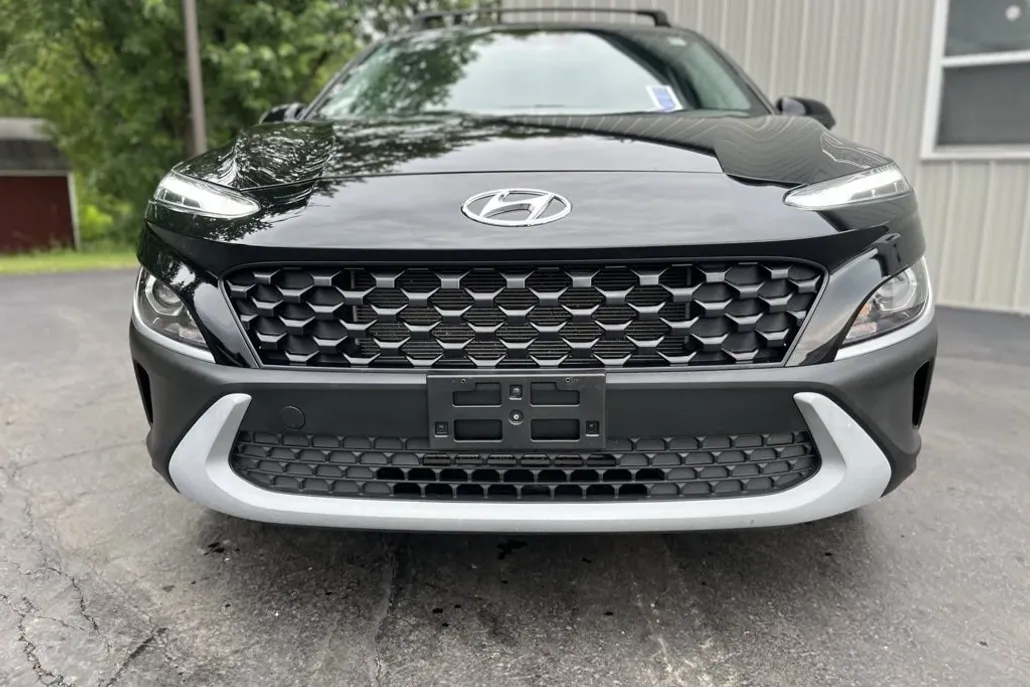 2022 Hyundai Kona SEL photo 1
