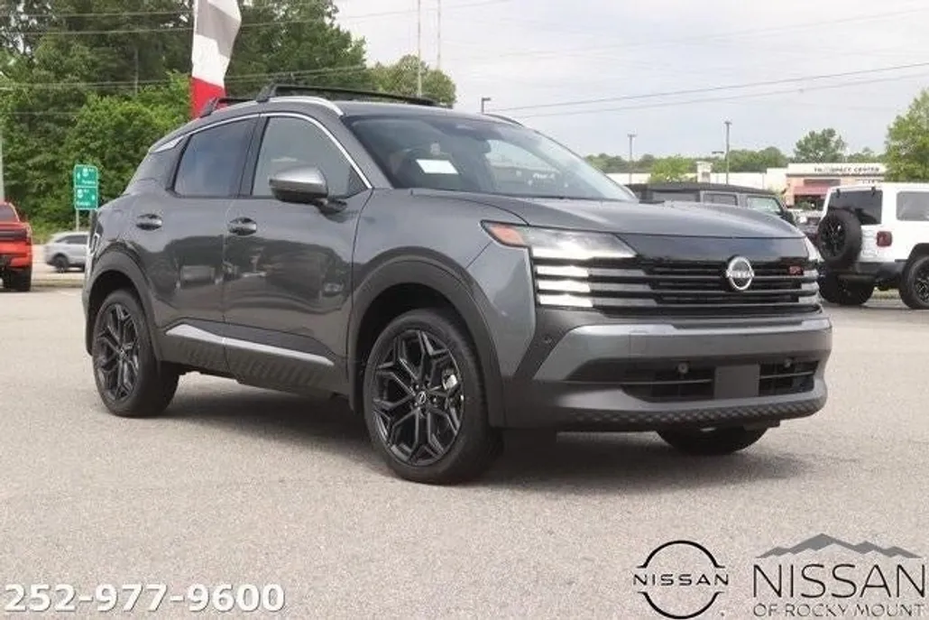2025 Nissan Kicks SR photo 1