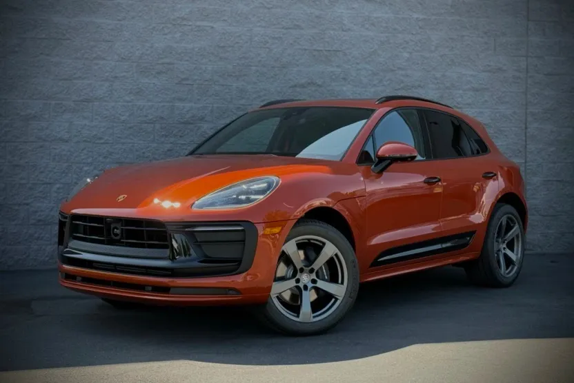 2025 Porsche Macan T photo 1