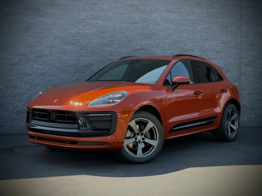 2025 Porsche Macan T photo 1