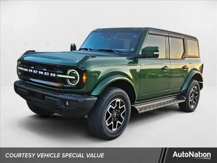 2025 Ford Bronco Outer Banks photo 1