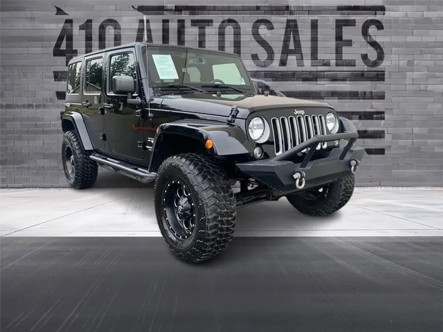 2017 Jeep Wrangler Unlimited Sahara photo 1