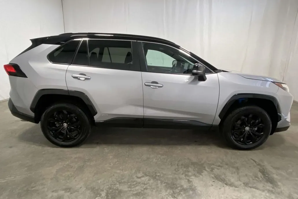2023 Toyota RAV4 Hybrid XSE photo 1